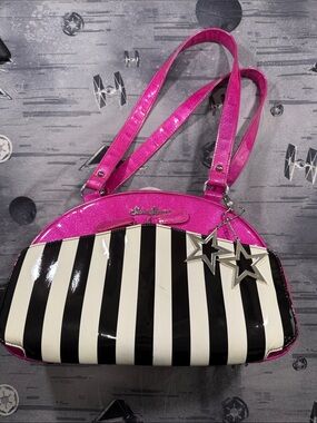 STAR STRUCK CLOTHING BETTIE TOTE IN HOT PINK SPARKLE AND BEETLEJUICE STRIPE